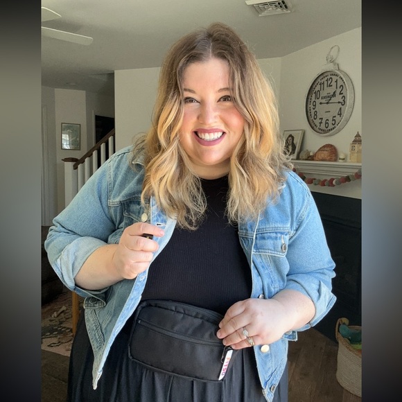 Universal Thread Cropped Denim Jacket, medium wash, XXL - Picture 3 of 4